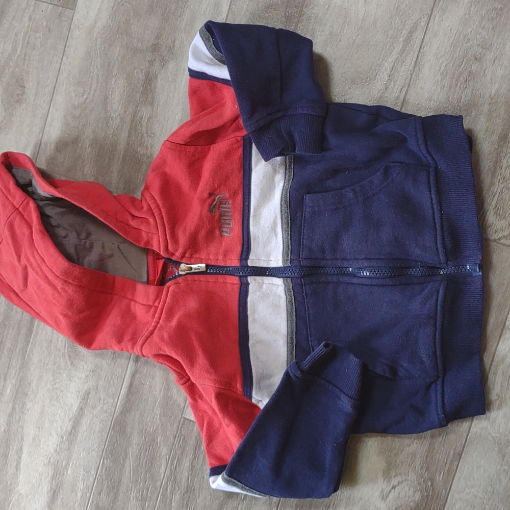 Boys 3T zipped puma sweatshirt.